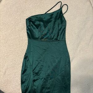Elegant Green One-Shoulder Dress